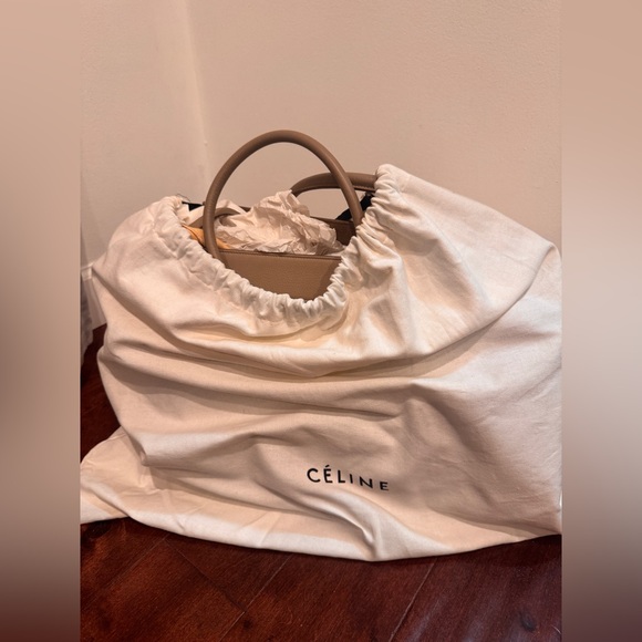 BRAND NEW Celine phantom - Picture 9 of 9